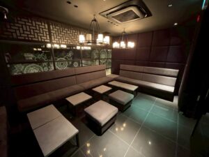 赤坂ラウンジ (AKASAKA lounge)