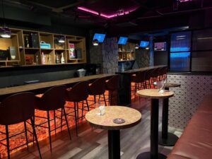 アジト (Girls Bar AJITO)